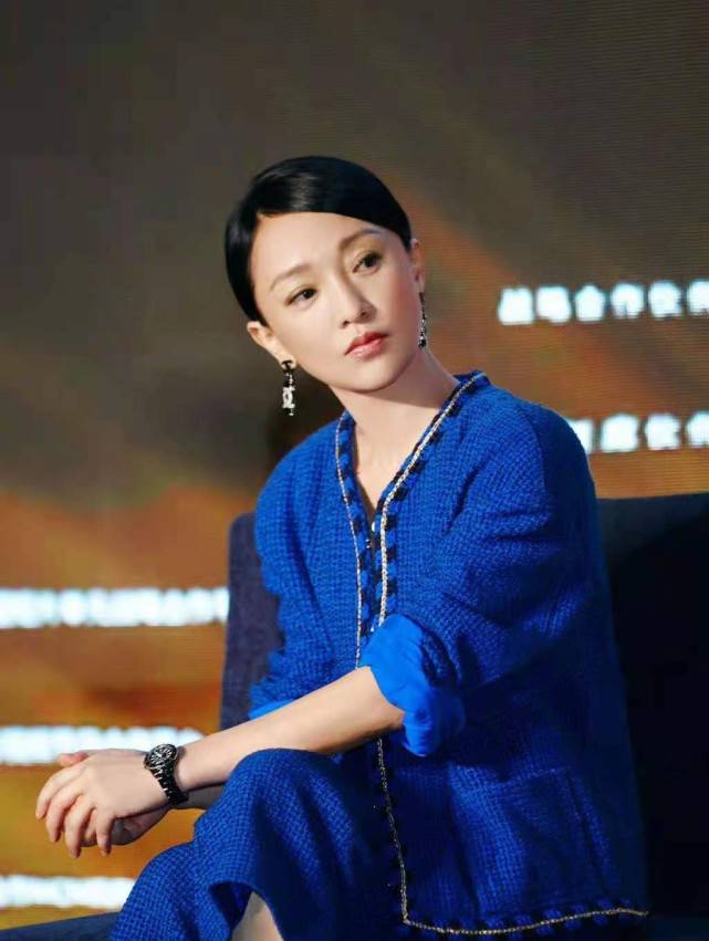 设计 周迅47岁生日写真美到我了！穿无袖裙秀身材，香奈儿长公主范十足