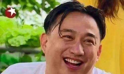 因为人到中年就“发腮”？这些男星颜值骤降的背后，是骨相在作祟