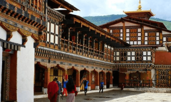 亚洲“最穷”国不丹，花10块钱，究竟能买到什么？