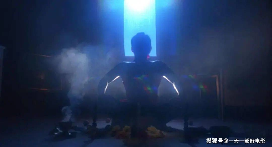 电影|电影能有多邪门?这部邪恶蛊术的经典之作,堪称专业科普!