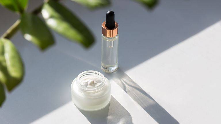 产品10 种有助于对抗皮肤过早老化迹象的成分