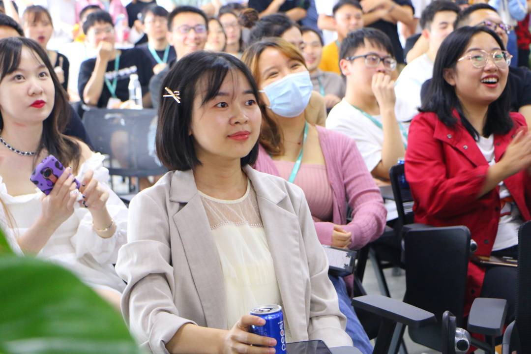 招聘|大型招聘 | 多彩宝招近60人！别点开，你会心动