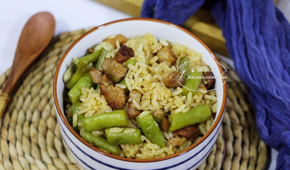 齐平|懒人饭，电饭煲做豆角肉饭，上桌香飘四溢，又学会了一道着迷美食