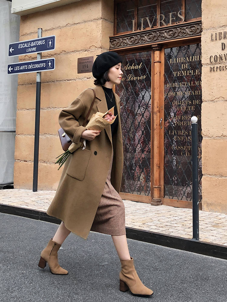 大地 秋冬、比黑白灰更炸街的是什么颜色？当然是大地色大衣，又飒又美