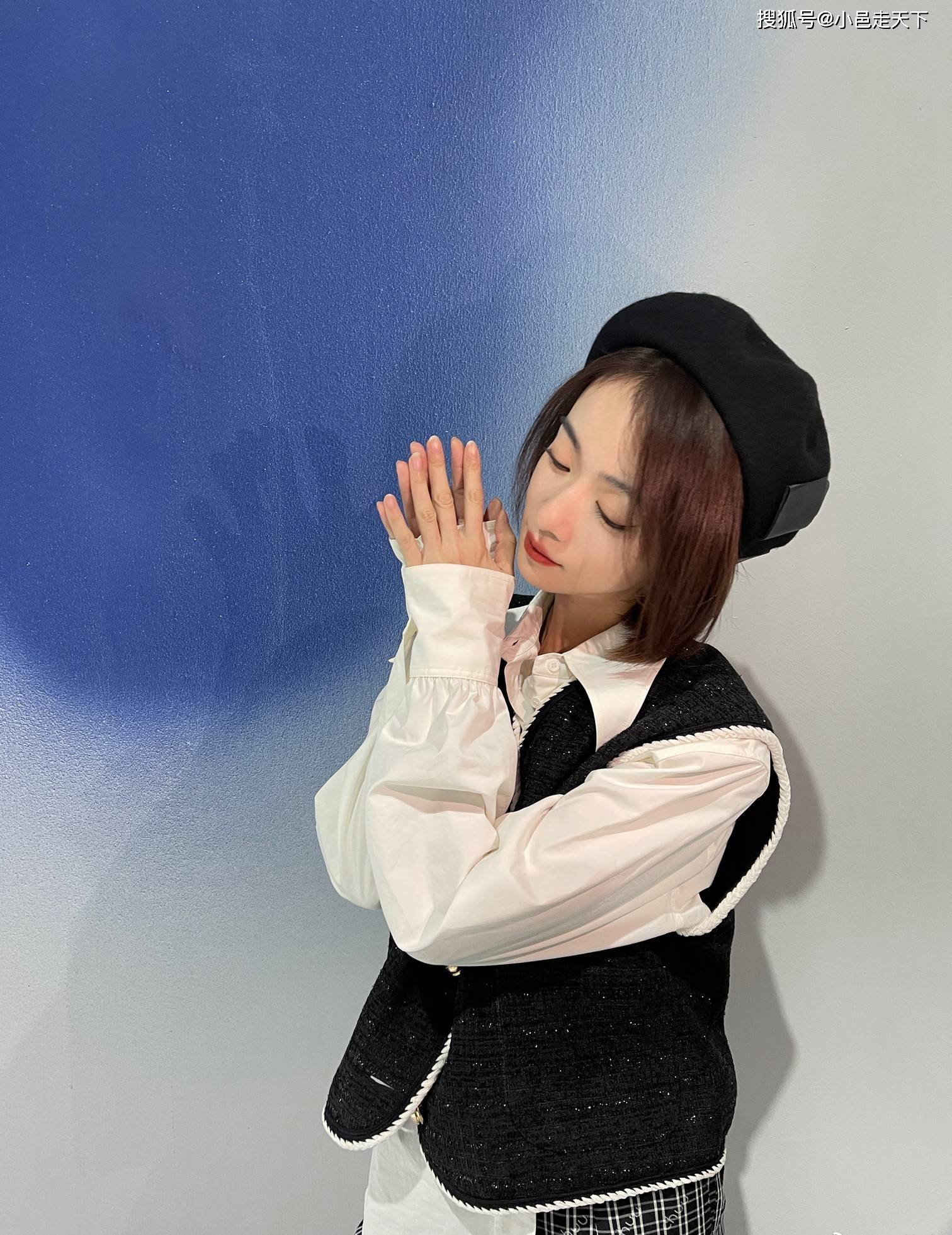 长裙 吴谨言条纹长裙性感写真