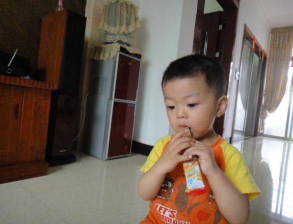 饼干|儿科医生点名的3种零食黑名单,娃吃积食又上火,家长赶紧停手!