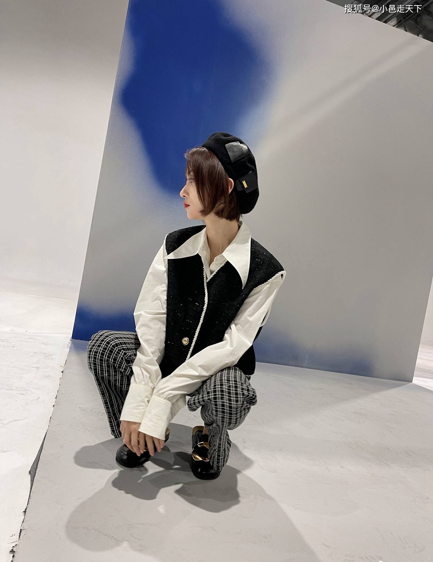 长裙 吴谨言条纹长裙性感写真