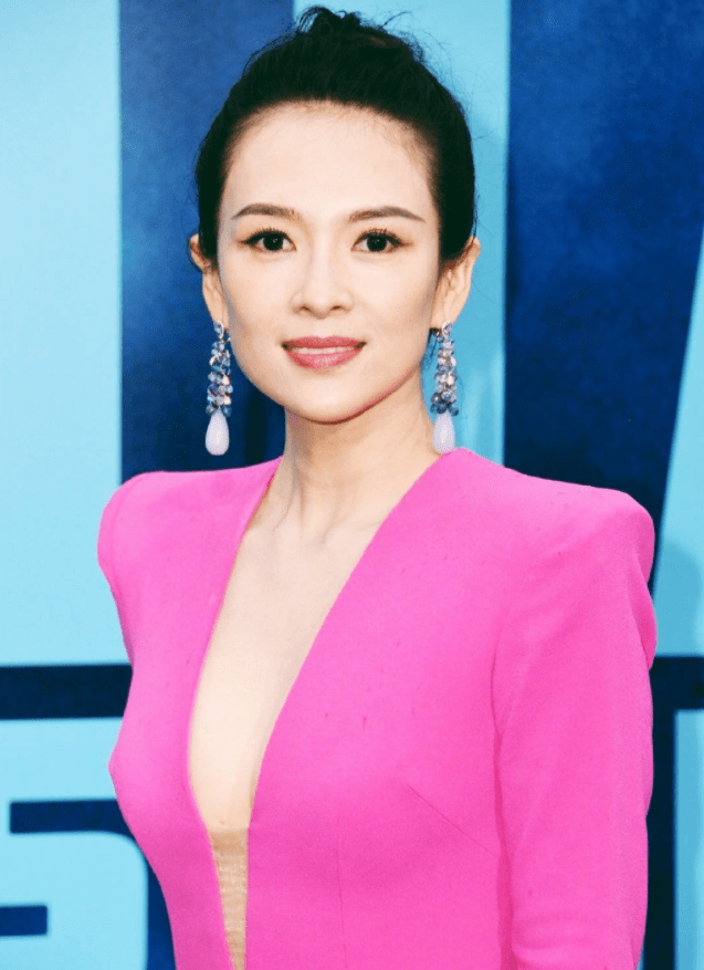 美人 章子怡被称之她为东方“美人坯子”,10衣服展示她不仅美还会穿