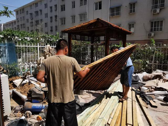 自己动手安装防腐木凉亭