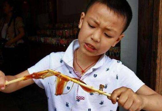 饼干|儿科医生点名的3种零食黑名单,娃吃积食又上火,家长赶紧停手!