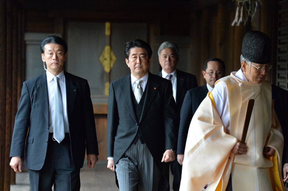 为什么每一任日本首相上台几乎都要参拜靖国神社