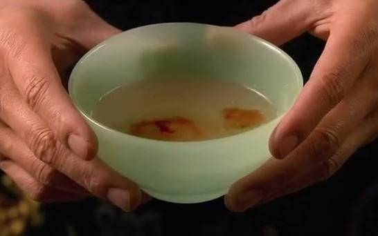 果郡王|甄嬛传：滴血认亲时，如果皇上用自己的血，甄嬛怎样才能逃出生天