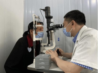 视力|超2亿老年人正同时遭受老花眼、白内障侵袭 成都爱尔眼科成立老花白内障门诊