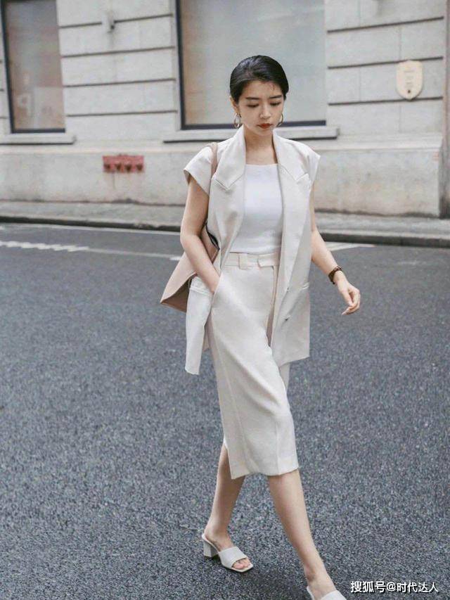 配饰 30、40岁女人就该多穿“同色系”,简约时髦又气质,三木也在穿