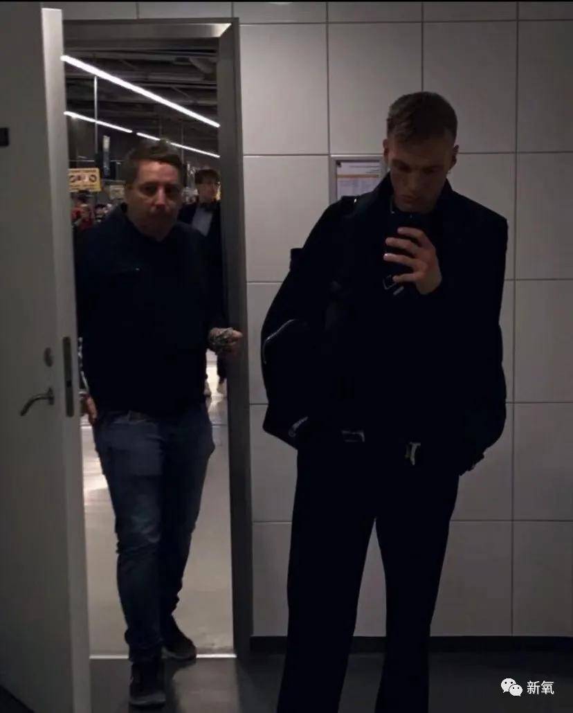 Charles 这是人类能长出来的脸吗?!