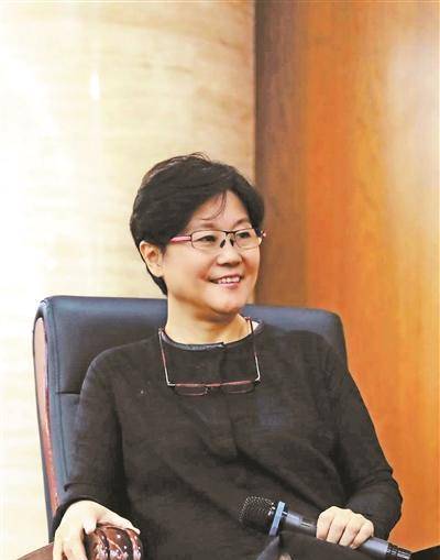 电影|姜文+关晓彤都救不了郑晓龙，《甄嬛传》导演晚年自砸招牌惨被电影圈劝退…