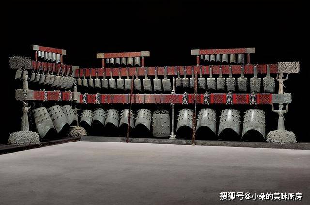 由先秦礼乐文明推测全套曾候乙编钟65件皆出自楚王之手