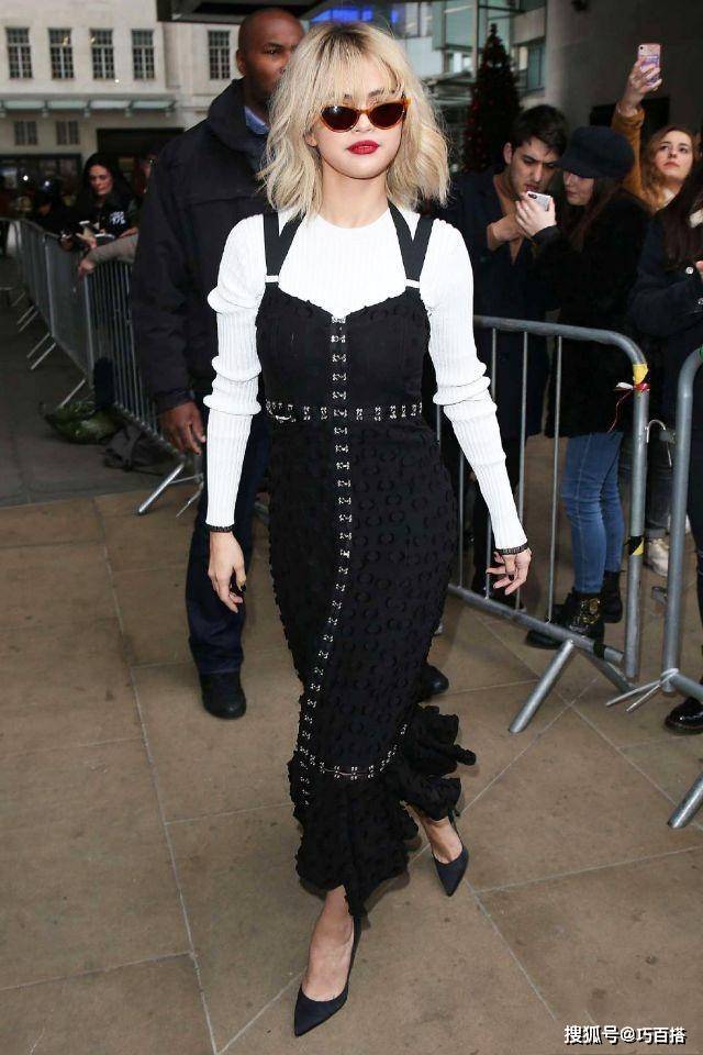 身材 赛琳娜终于开窍了！穿衣风格又酷又纯欲，简直就是小个子的天花板