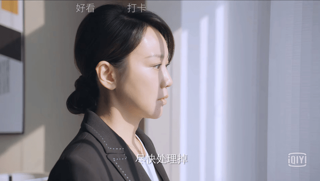 因为|新剧首播就飙到热榜第一，“老”了的闫妮，凭什么撑住了？