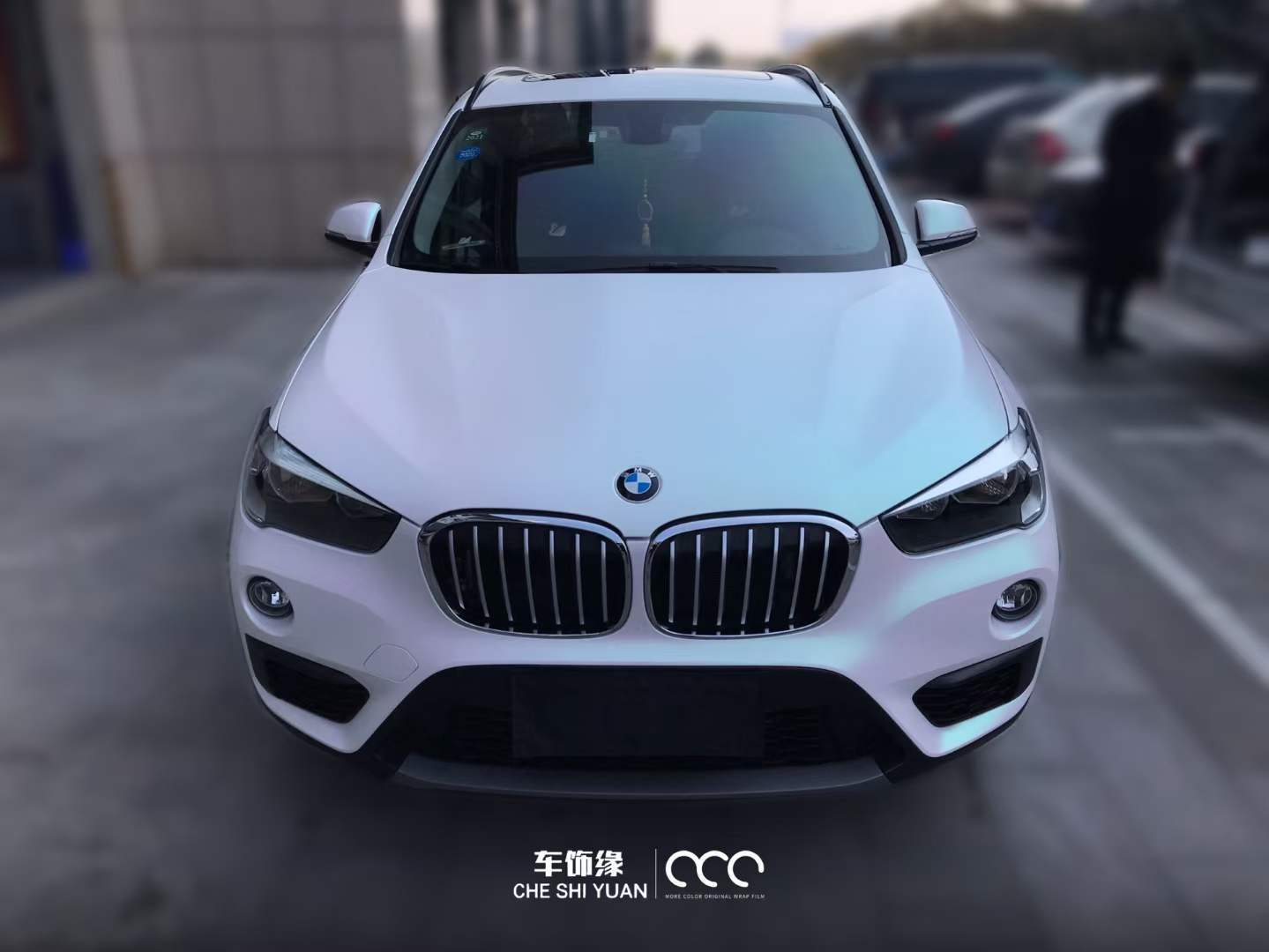 宝马全车漫彩改色膜幻彩曙光白