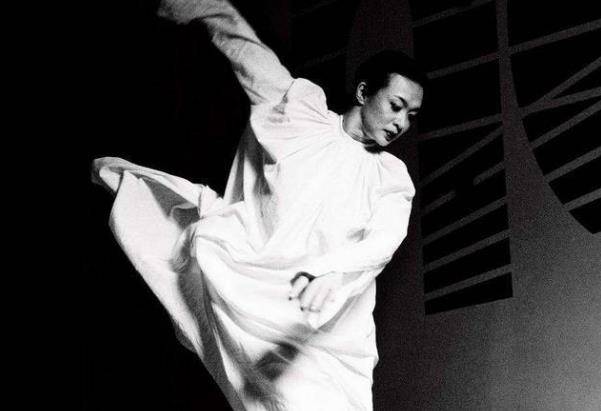 父亲|遭各大卫视卸磨杀驴，所有节目均被停播，到底是谁让金星闭上了嘴