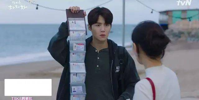 尹惠珍|豆瓣9.0，高质量男性的社交牛逼症，男的女的都不放过