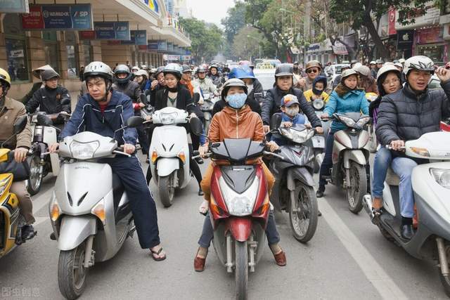 在越南工作的工人，月薪只有3000元，为何不愿意回国发展？