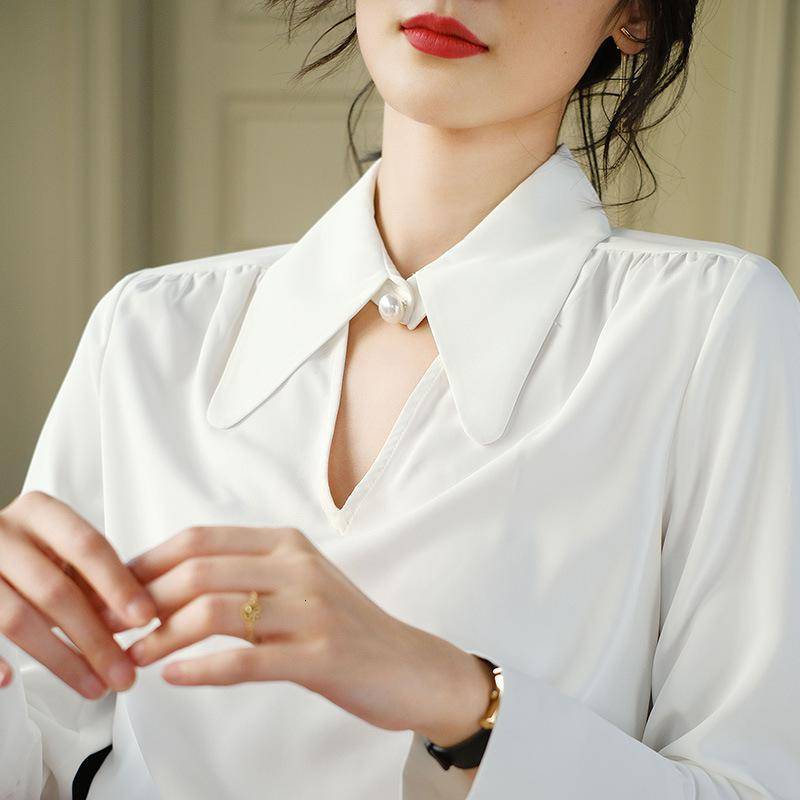 的作用|桑葚酒有什么好处？女生每天喝一杯，暖身暖心手脚不冷