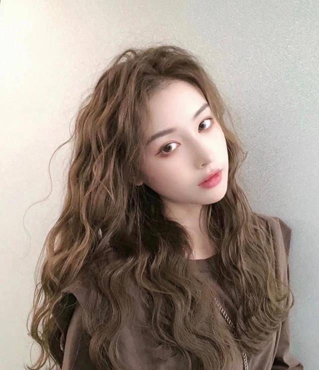 方法头发稀疏怎么办？八个方法让头发变浓密，你也可以成为氛围美女