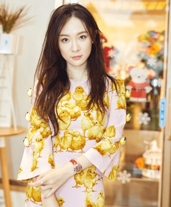 身材 秦岚、霍思燕看着就不是一个风格，虽然是闺蜜，但身材却是俩效果