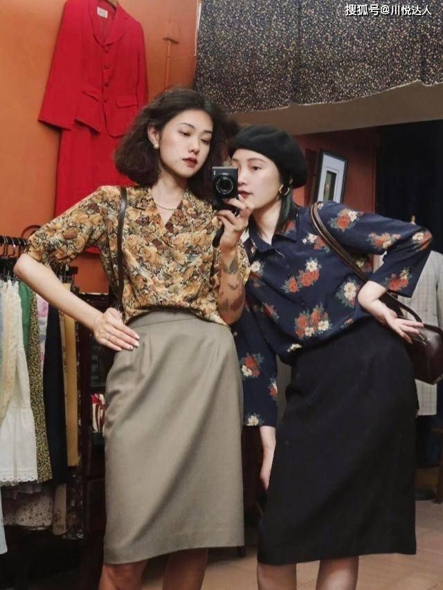 下装 总被嫌弃老土的“花衬衫”，穿对了原来这么美，比白衬衫更大气