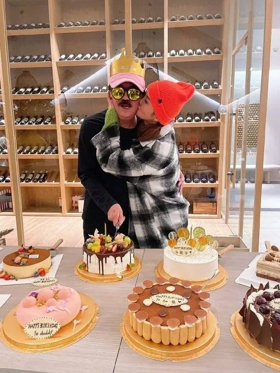 周深|周深在线问李世民有多高样子太可爱；陈飞宇穿70件衣服投篮