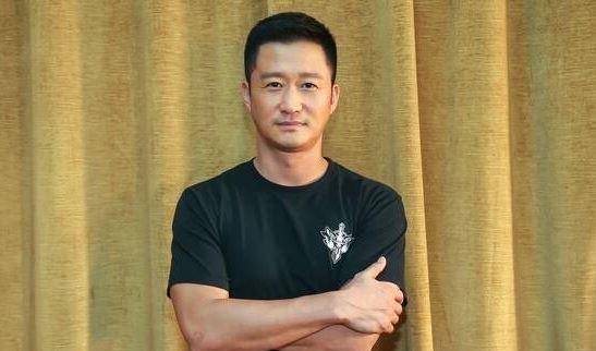 内地|25天52.5亿，《长津湖》还差4.4亿登顶，延期一个月能实现吗？