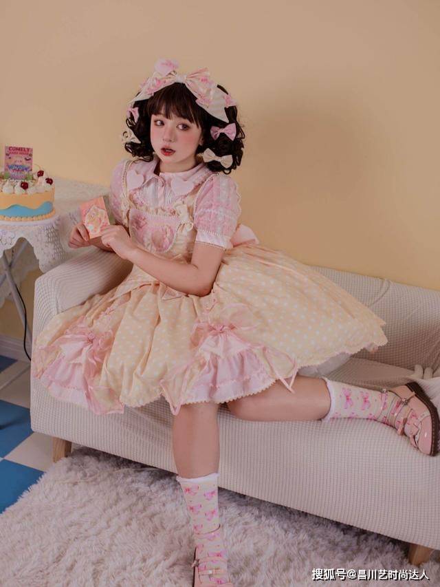 洛丽塔 有女人味还不庸俗!微胖女人这样穿“洛丽塔”,显瘦又显端庄