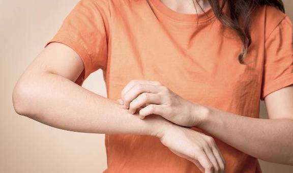 症状|“尿毒症”悄然而至,身体可能会出现3种“状态”,尽量别忽视