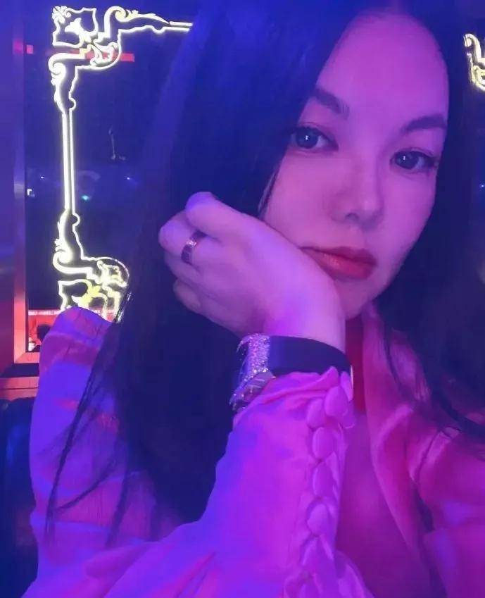 黄圣依|二线明星能有多有钱？