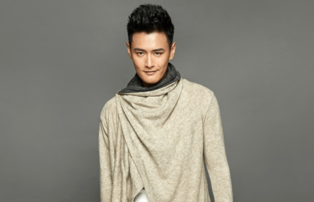 因为|他是容嬷嬷的“儿子”，出道16年不温不火，媳妇却已成为当红明星