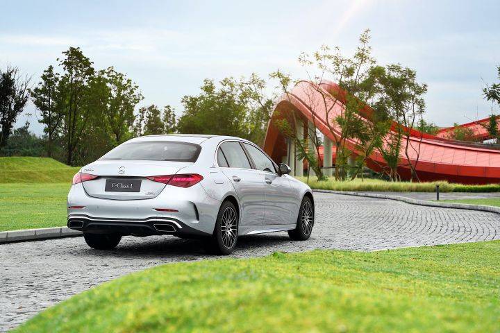 试驾全新奔驰c级享优雅生活不负时光