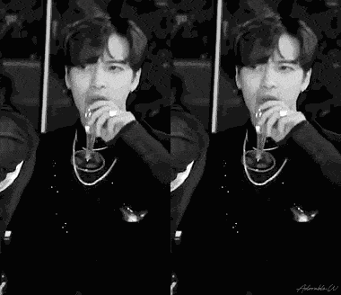 龚俊 李易峰、杨洋、王一博、王嘉尔、龚俊同穿黑西装，你最馋谁？