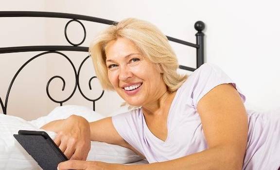 症状|起床后发现5个情况，可能是肝脏出了问题，要认真对待