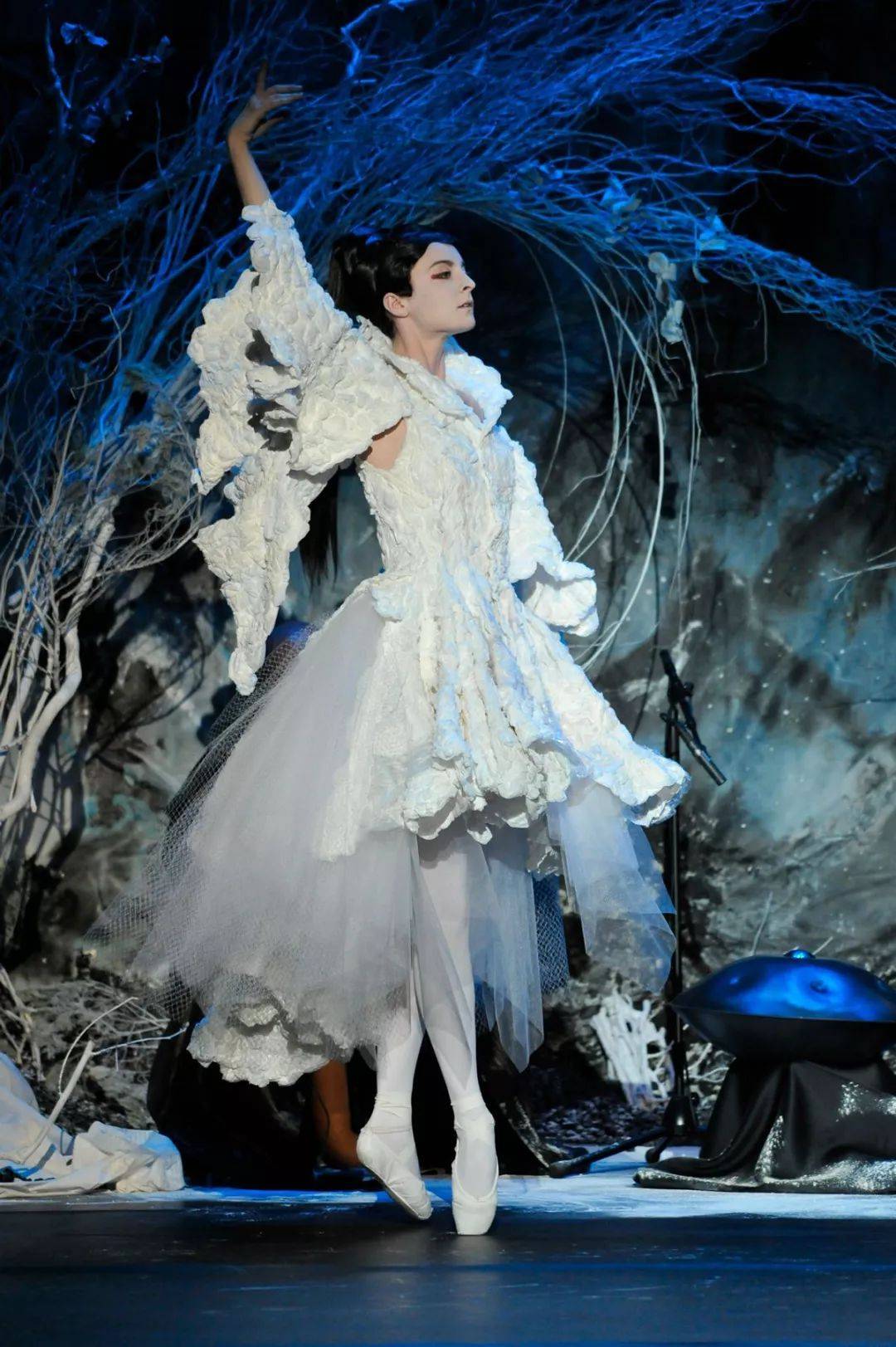 戏剧性 如此戏剧性的舞台表演，原来都是时装秀！