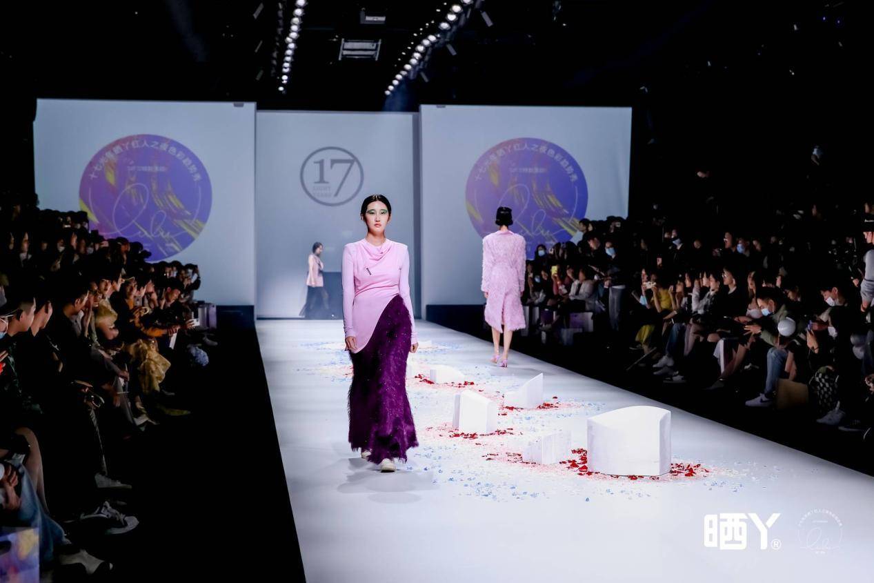 黄龄 十七光年晒丫红人趋势秀-SIFS特别活动