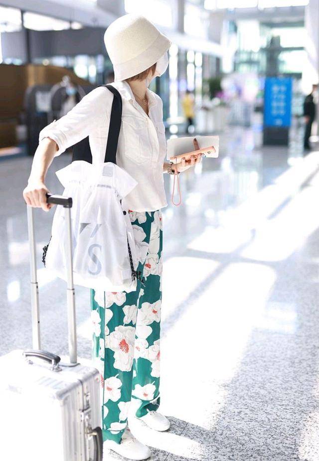 口袋 “衬衫”怎么穿不普通？选对款式是关键，照穿这些造型准没错