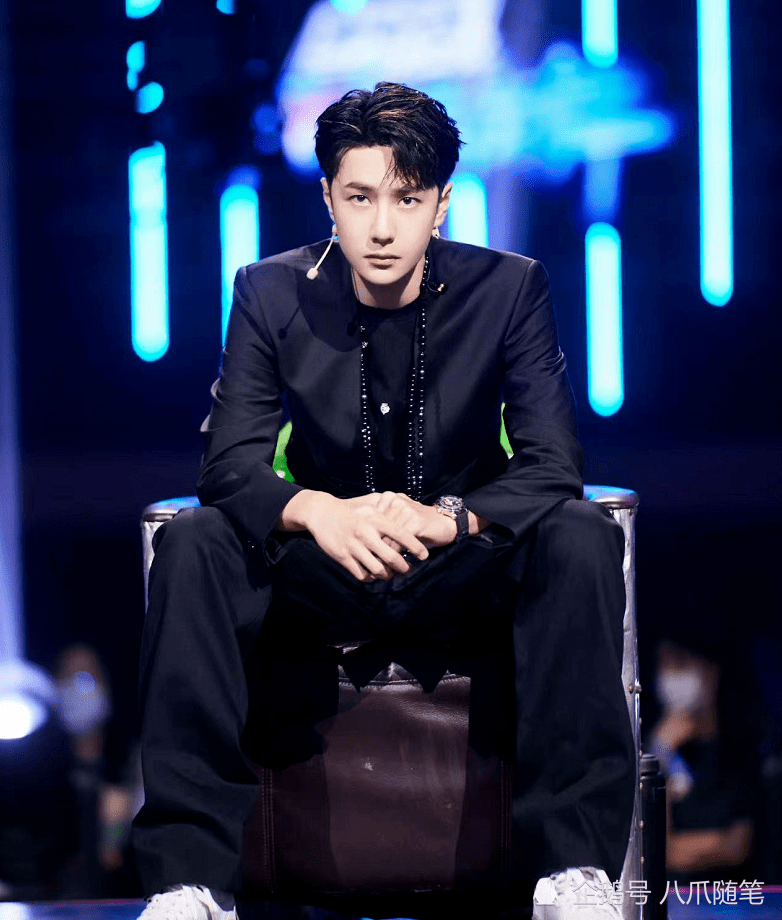 battle|王一博队长“一波”解读式夸赞来袭：他真的太懂街舞了