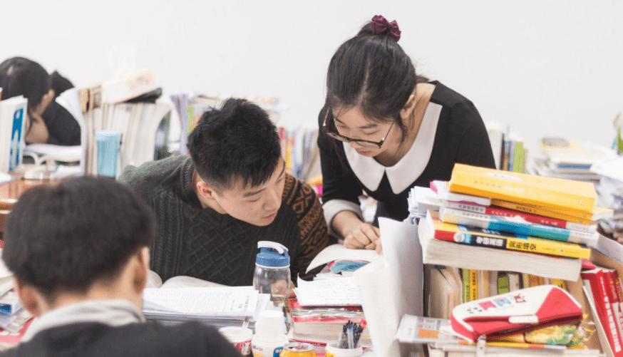 如何成为一名成功的大学生 f64d03e357a047648aad6ad2c1014f96.png