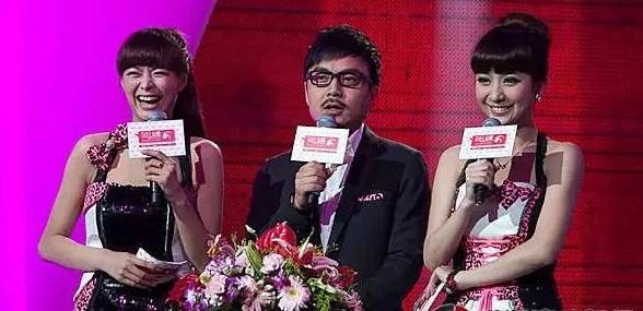 杜海涛|沈梦辰:主持出道与男友撒实名狗粮爆红,曾在节目中现了“原形”