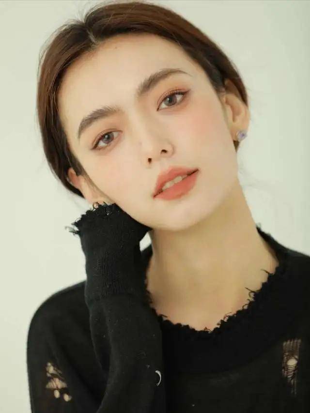 配饰越老越迷人的女人,大多数都有这五个习惯,优雅气质让人羡慕