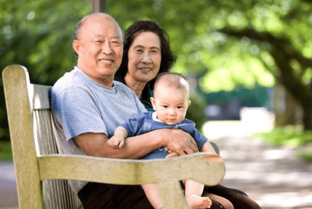 生活|生二胎是不是新的“穷病”？看二胎家庭的3个矛盾，一针见血