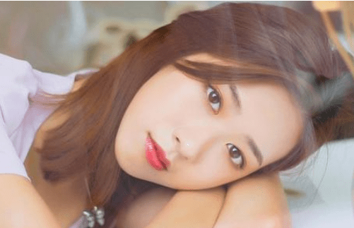 虐待|婆婆天天装病虐待儿媳，不料这次真病，却被儿子踹出门：又是装的