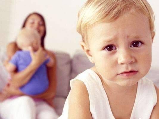 生活|生二胎是不是新的“穷病”？看二胎家庭的3个矛盾，一针见血